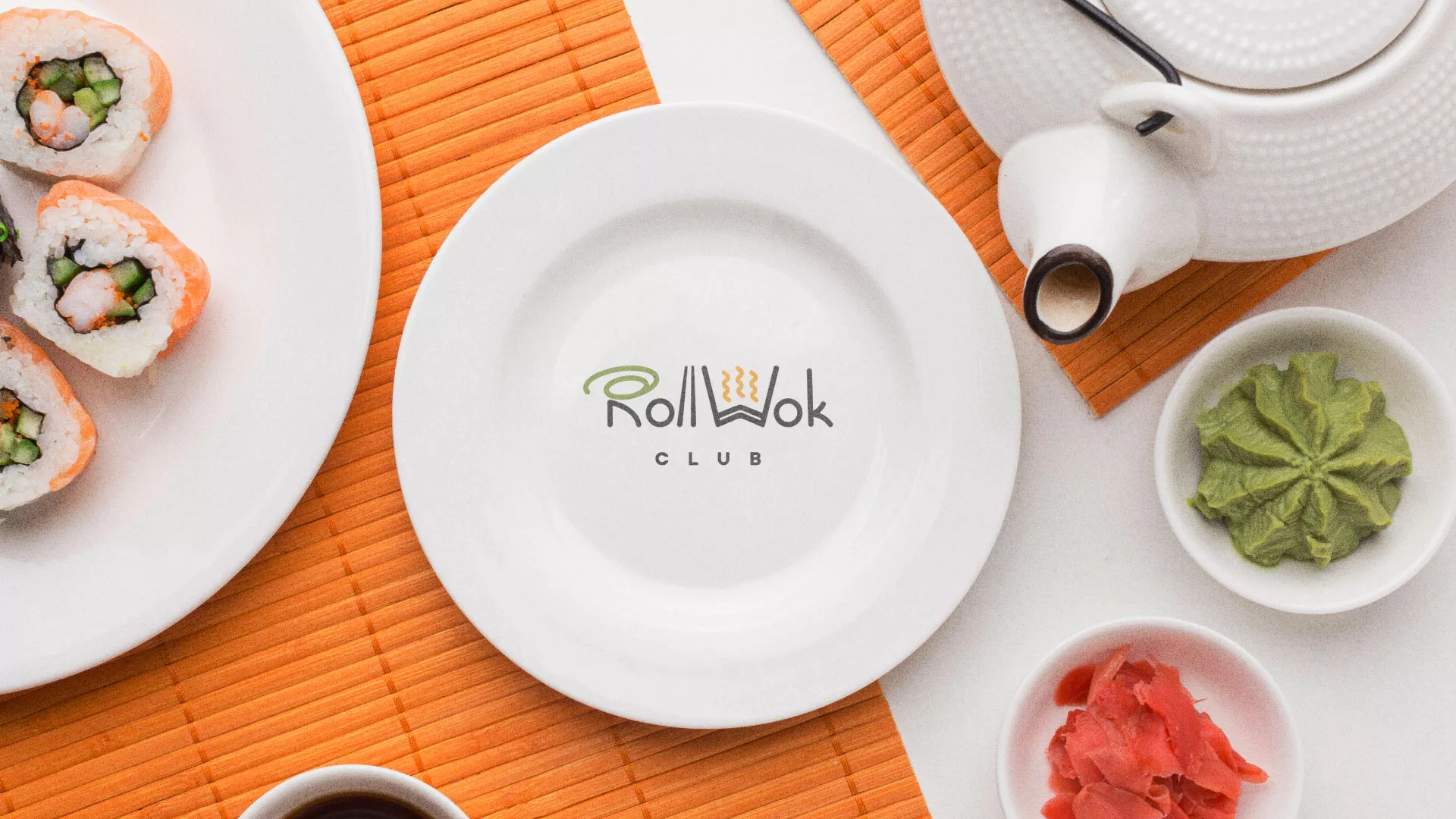 Разработка логотипа и фирменного стиля суши-бара «Roll Wok Club» в Энгельсе